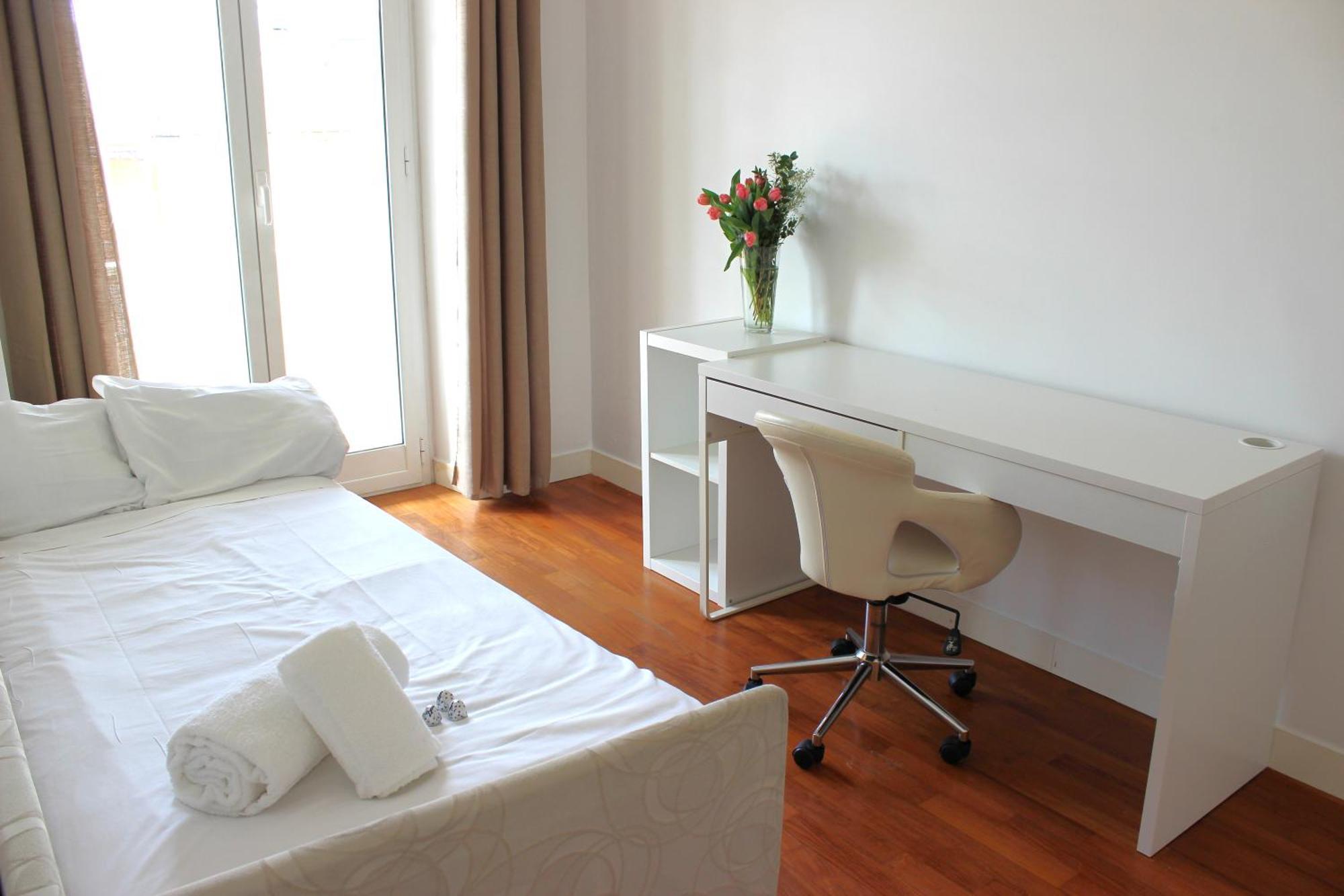 Luxury Rom